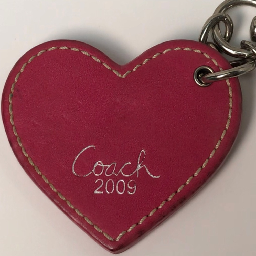 COACH 2009 OP Art Heart Keychain/ Bag Charm โฅ๏ธ - Picture 3 of 10